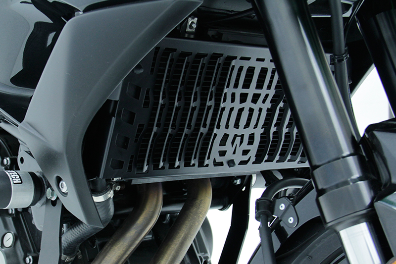 PROTECTOR DE RADIADOR NEGRO KAWASAKI VERSYS 650 15