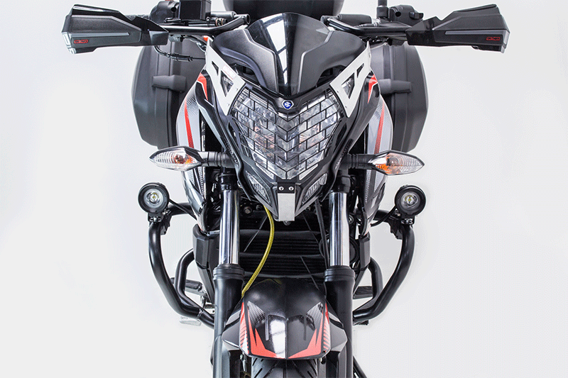Pulsar NS 200 con protecciones
