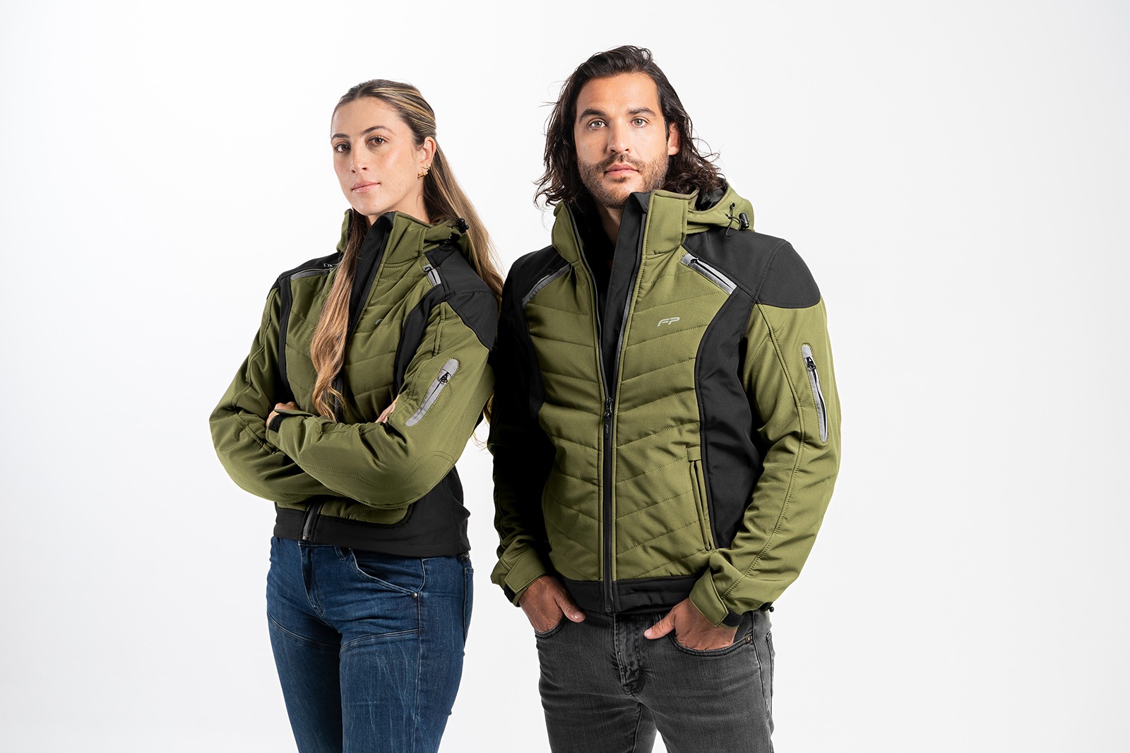 Motociclistas con la FP Naxos Mujer Verde Militar para ciudad
