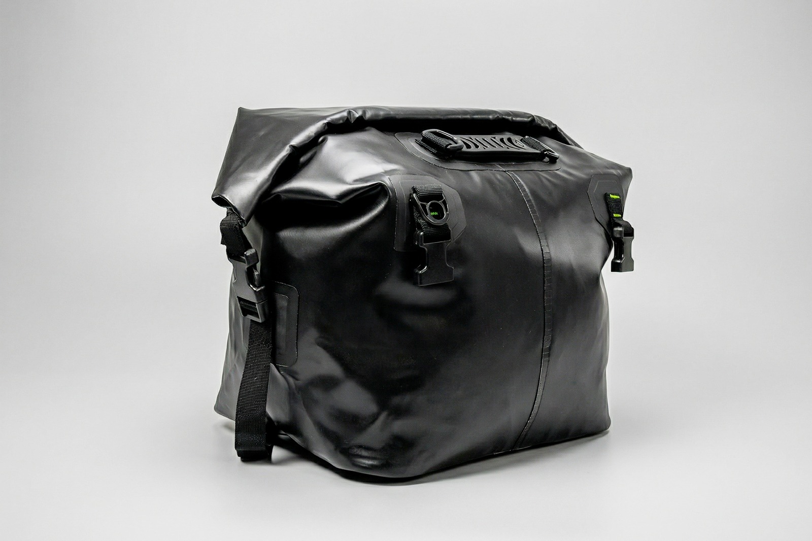Drybag FP S20 negro con tapa enrollable y sistema MOLLE