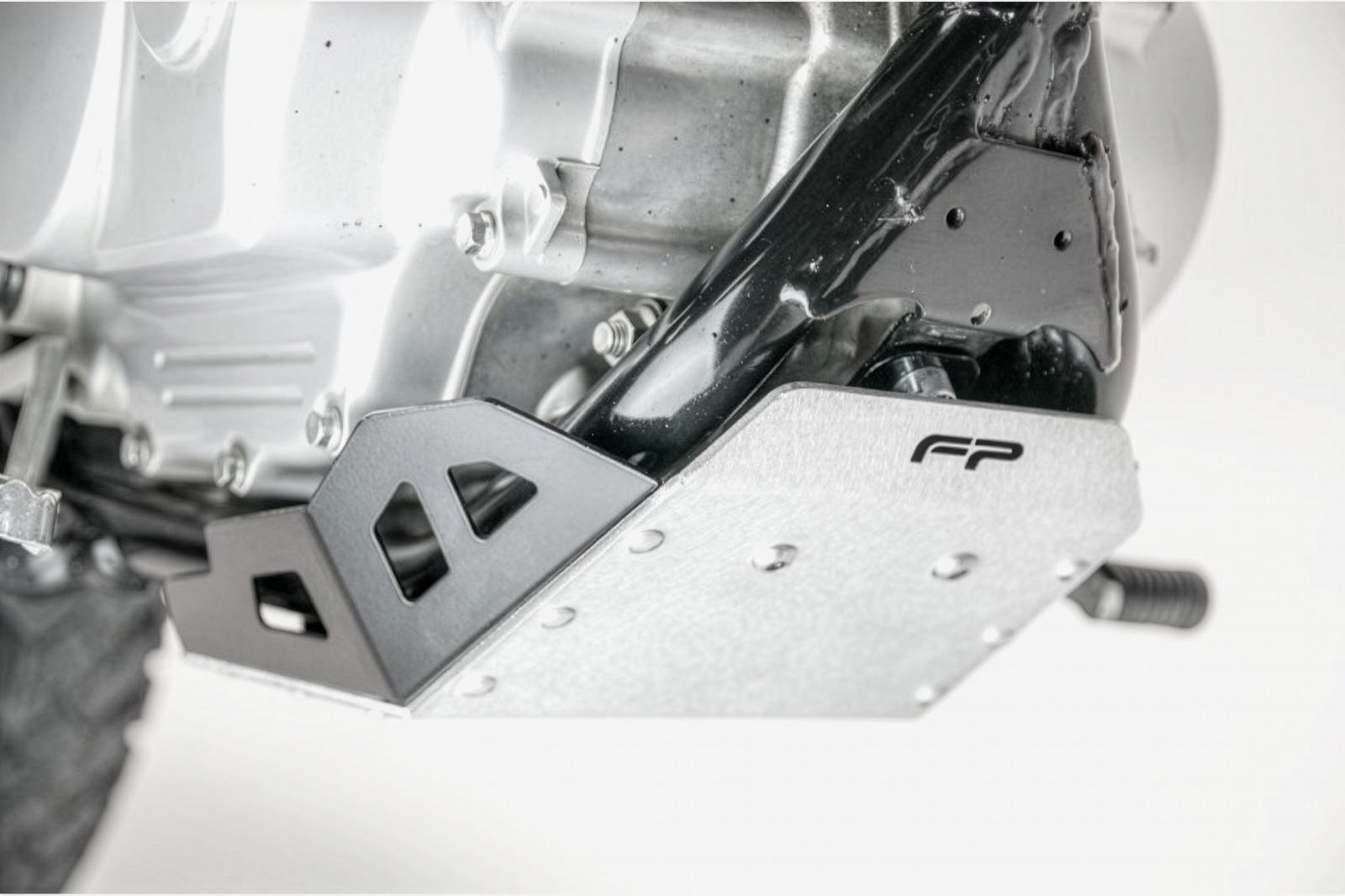 PECHERA PARA HONDA XR150L 16-UP
